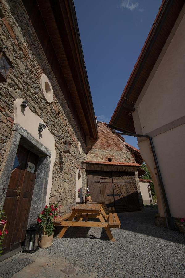 Penzion U Svarcu Zduchovice エクステリア 写真