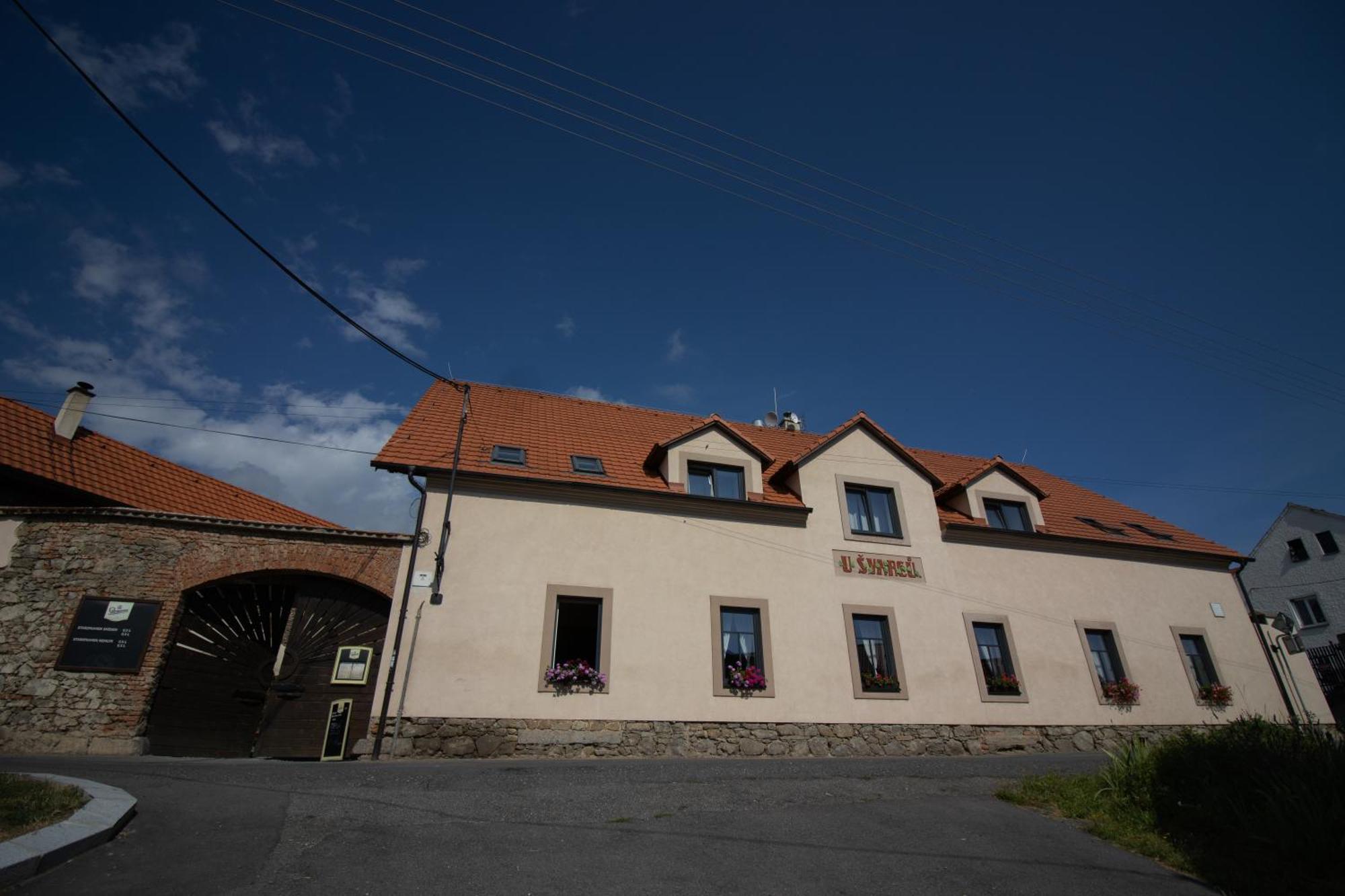 Penzion U Svarcu Zduchovice エクステリア 写真